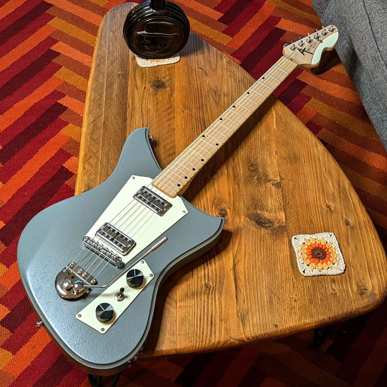 NQ Guitar 18