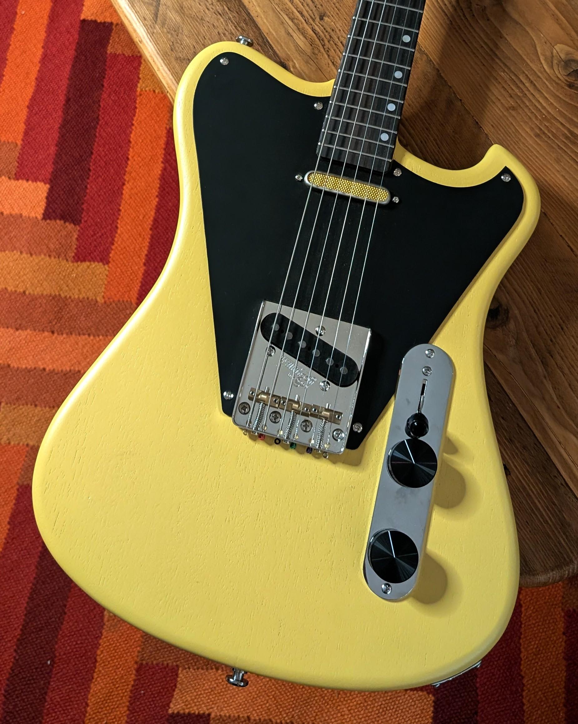 Granada Guitar 18